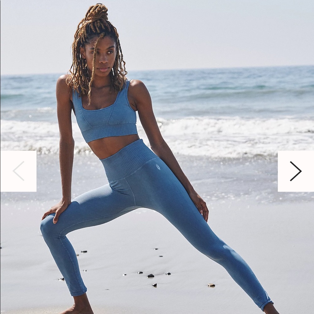 Good Karma Free People Movement Set